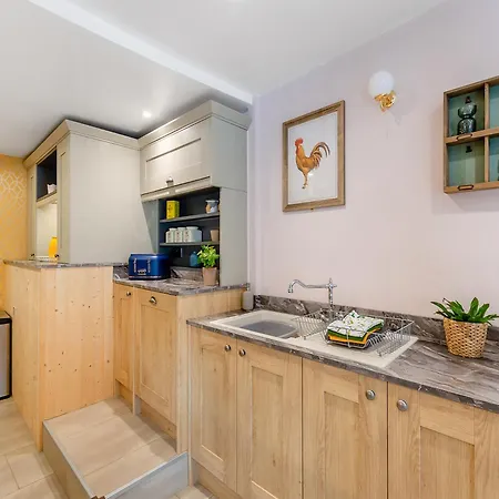 Nyaraló Family Retreat