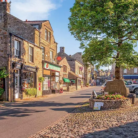 Nyaraló Family Retreat *